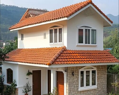 Mẫu màu sơn nhà đẹp với tường màu kem kết hợp mái ngói đỏ cho kiến trúc mái Thái